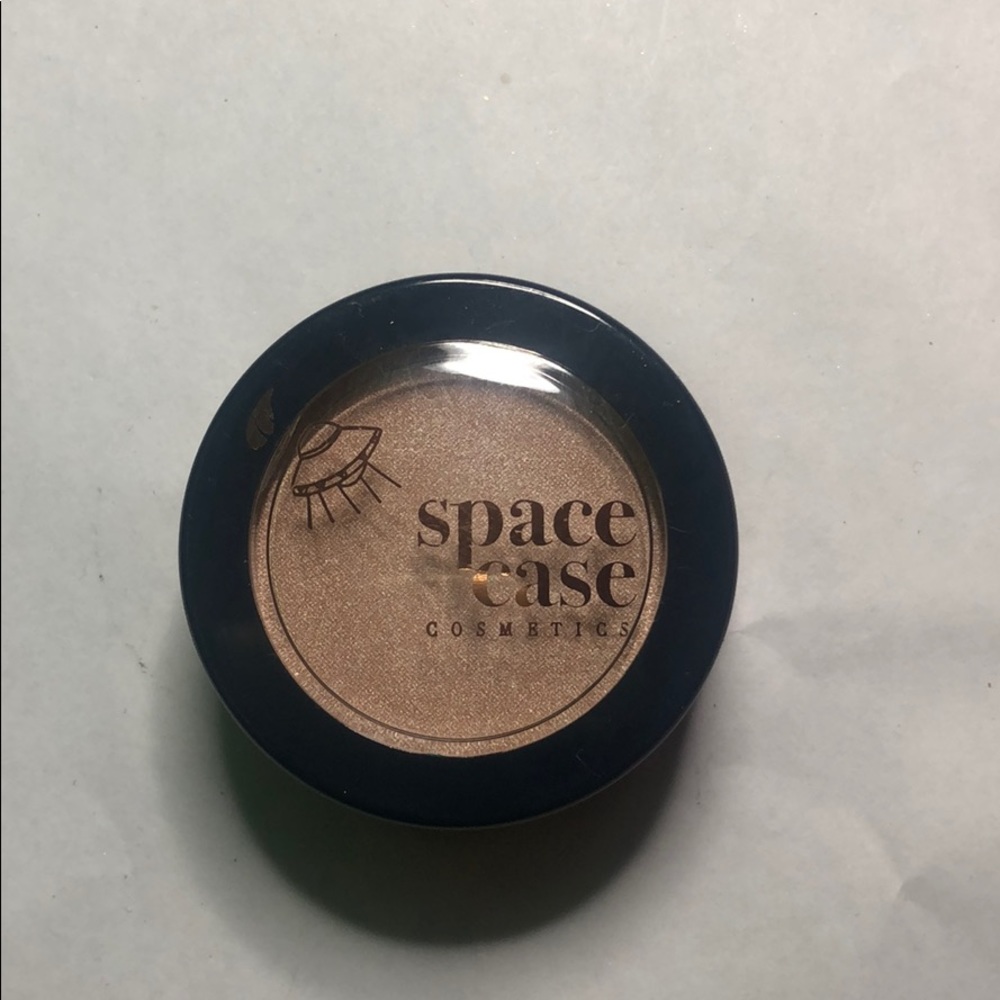 Space Case Cosmetics highlighter